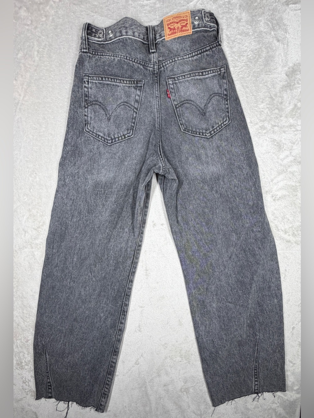 Levi’s Women’s Cinch Barrel Past Lives Black Raw Hem 100% Cotton Denim Jeans 25 - Picture 10 of 16